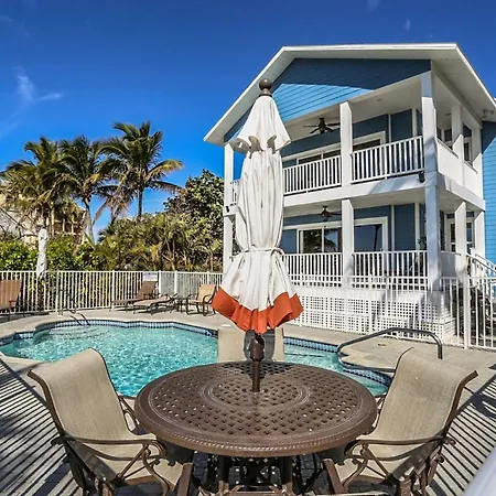 2704-2706 Estero Amazing Beach House